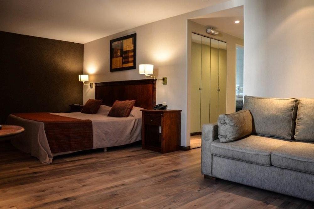 Howard Johnson By Wyndham San Pedro Ngoại thất bức ảnh
