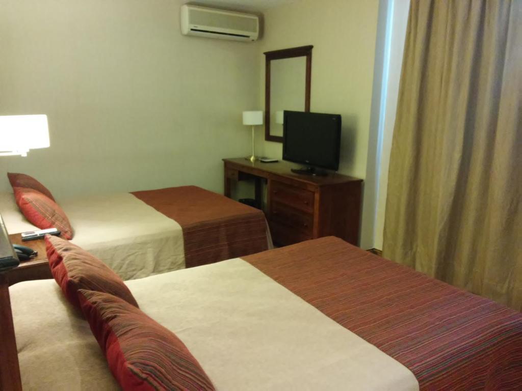 Howard Johnson By Wyndham San Pedro Ngoại thất bức ảnh