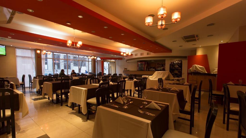 Howard Johnson By Wyndham San Pedro Ngoại thất bức ảnh