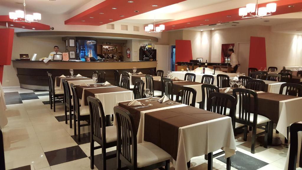 Howard Johnson By Wyndham San Pedro Ngoại thất bức ảnh