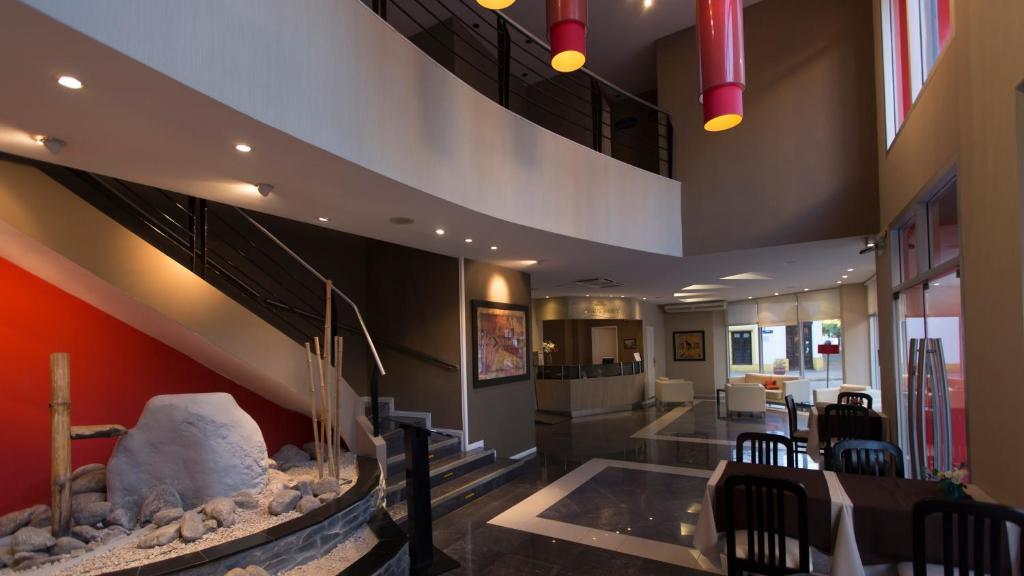 Howard Johnson By Wyndham San Pedro Ngoại thất bức ảnh