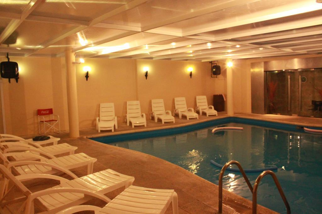 Howard Johnson By Wyndham San Pedro Ngoại thất bức ảnh