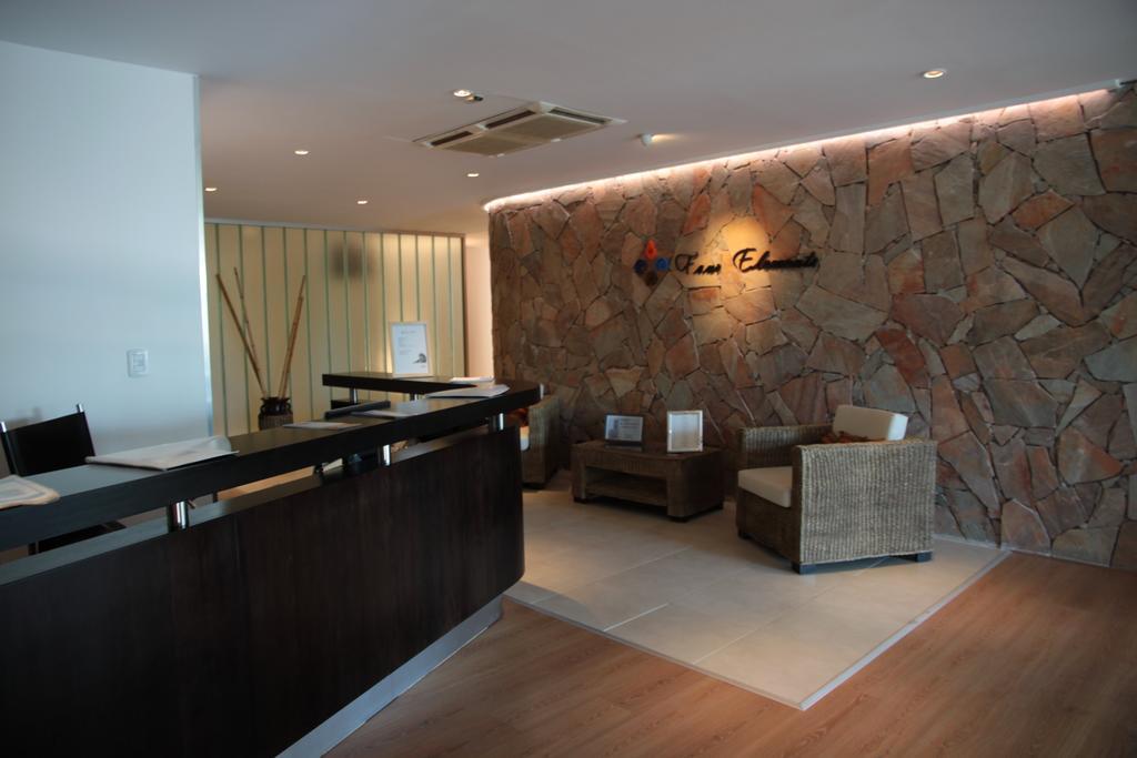 Howard Johnson By Wyndham San Pedro Ngoại thất bức ảnh