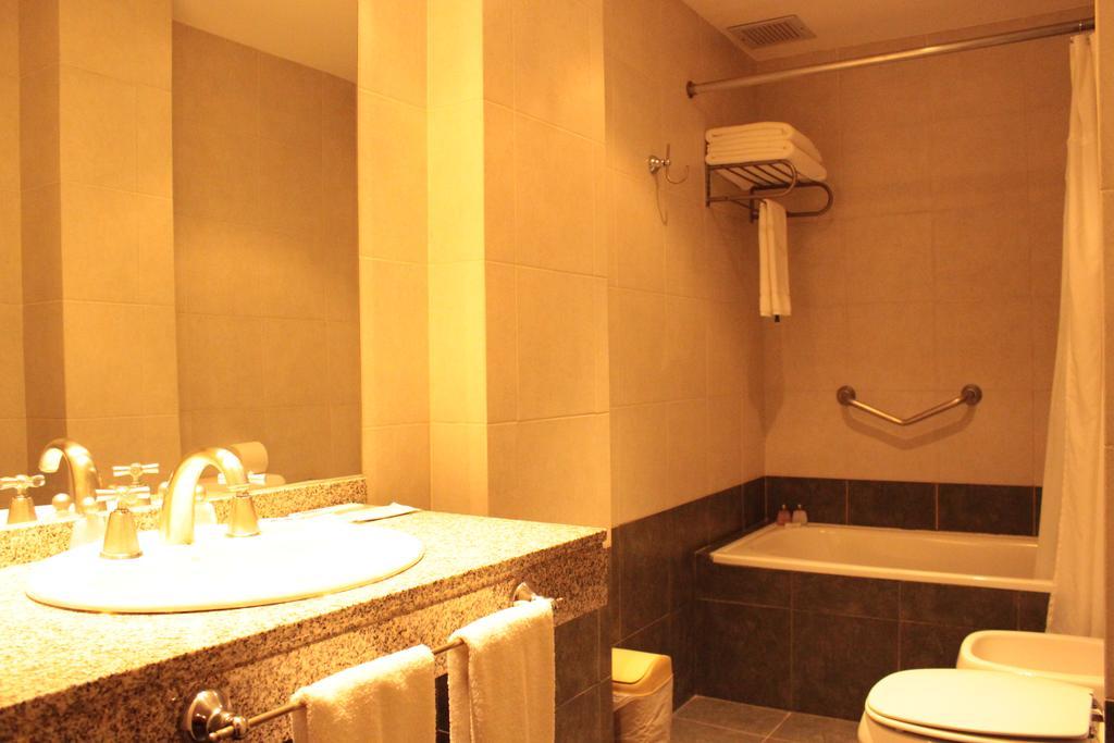 Howard Johnson By Wyndham San Pedro Ngoại thất bức ảnh