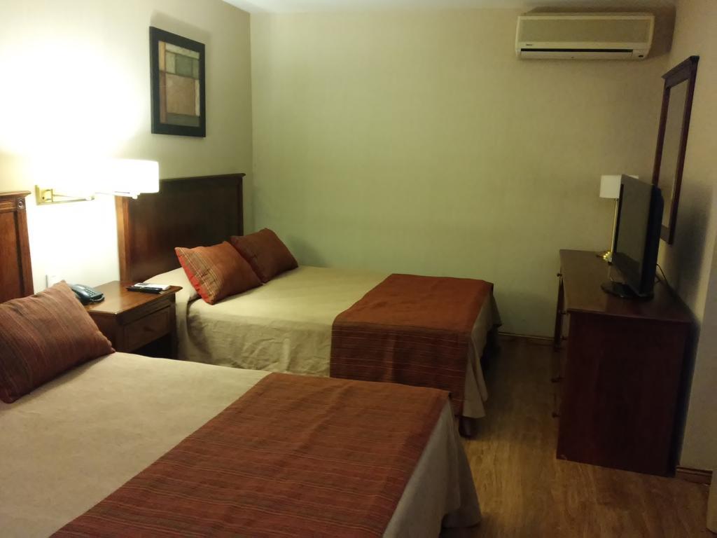 Howard Johnson By Wyndham San Pedro Ngoại thất bức ảnh